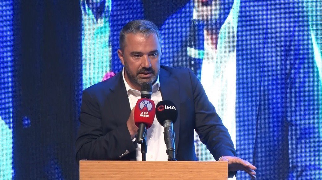 ankarada-400e-yakin-berbere-anatomik-sac-kesimi-ve-sosyal-medya-egitim-semineri