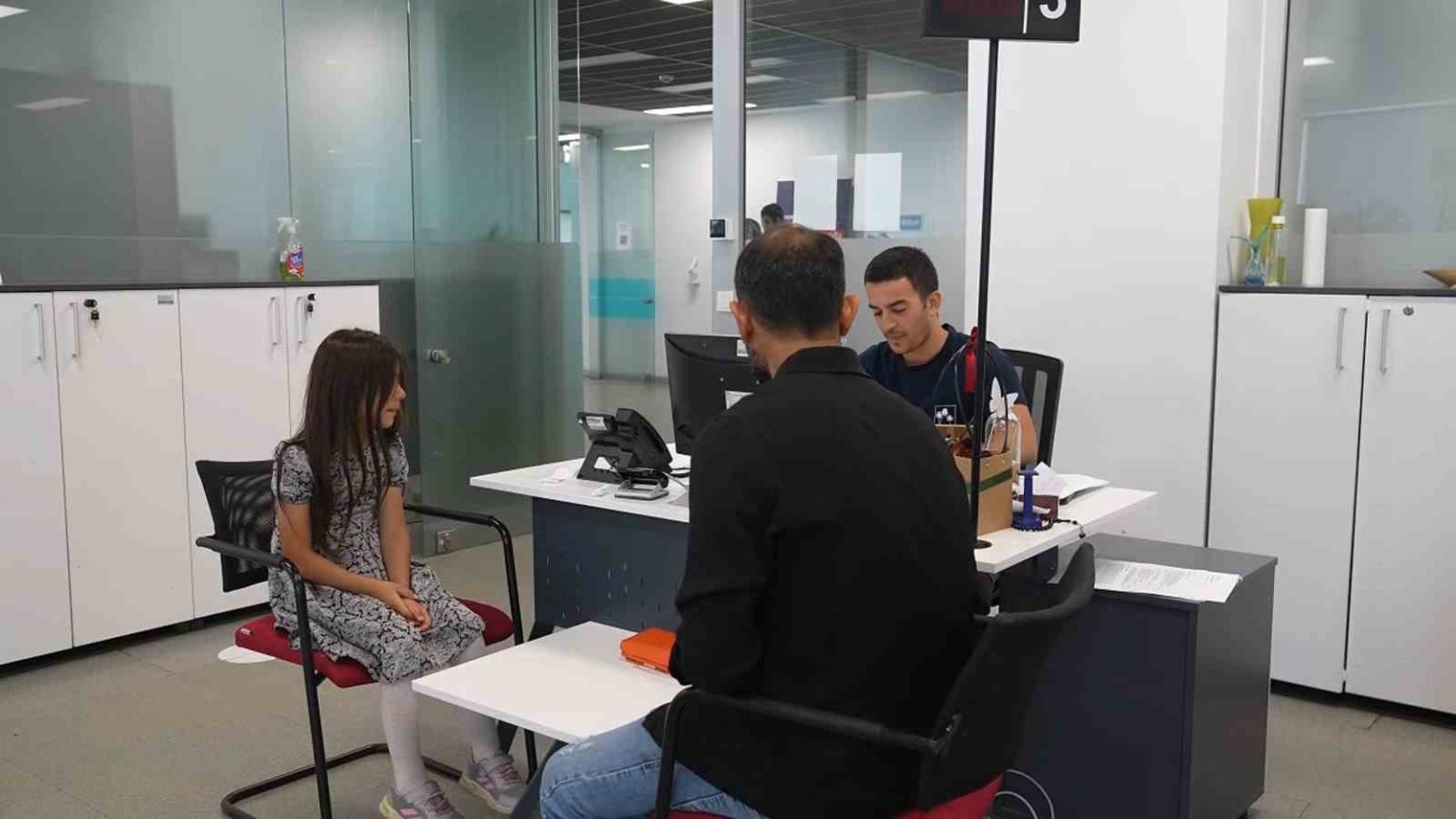 arnavutkoy-belediyesinden-egitime-dev-destek