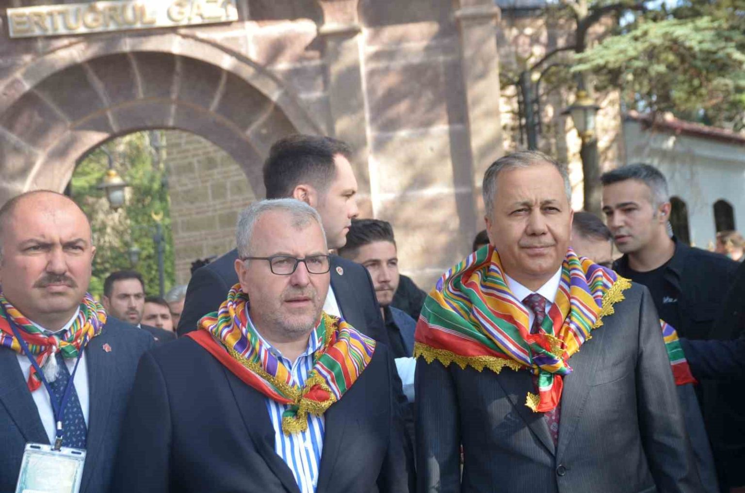 bakan-yerlikaya-ertugrulgazi-turbesinde-dua-etti