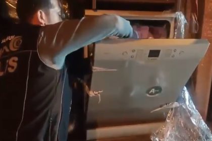 bulasik-makinesine-gizlenen-53-bin-adet-uyusturcu-hapi-narkotik-kopegi-buldu