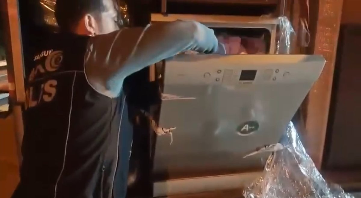 bulasik-makinesine-gizlenen-53-bin-adet-uyusturcu-hapi-narkotik-kopegi-buldu