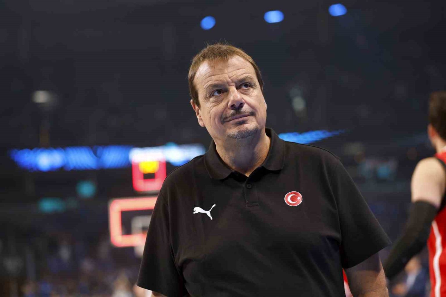 ergin-ataman-avrupa-sampiyonasinin-en-iyi-basantrenoru-secildi