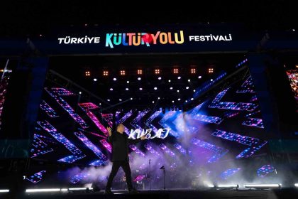 gastroantepin-ilk-konserinde-kubat-sahne-aldi