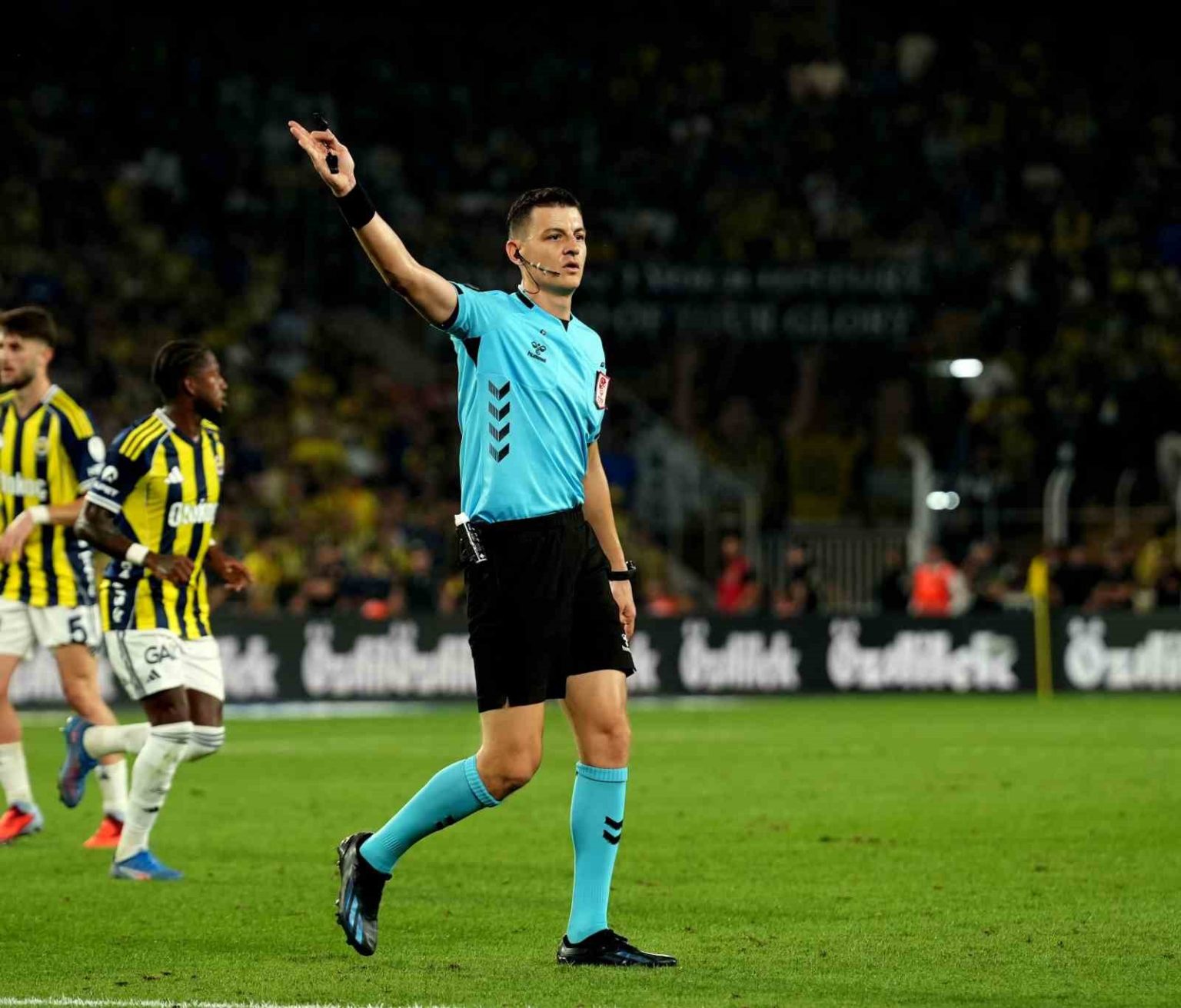hakem-ozan-ergun-fenerbahce-trabzonspor-macinda-2-kez-vara-gitti