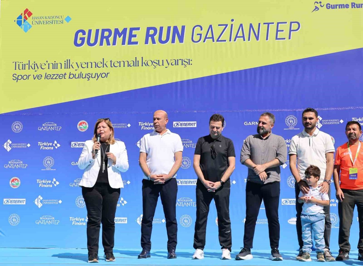 hasan-kalyoncu-universitesi-lider-paydasliginda-turkiyenin-ilk-gastronomi-temali-uluslararasi-yol-kosusu-gurme-run-gaziantepte-gerceklesti