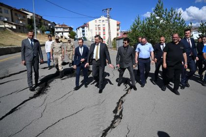 ispirde-yasanan-heyelan-sonrasi-afad-il-koordinasyon-kurulu-bolgede-incelemelerde-bulunuldu-bir-dizi-karar-aldi