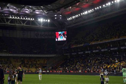 kadikoyde-mac-bitti-millilerin-final-heyecani-basladi