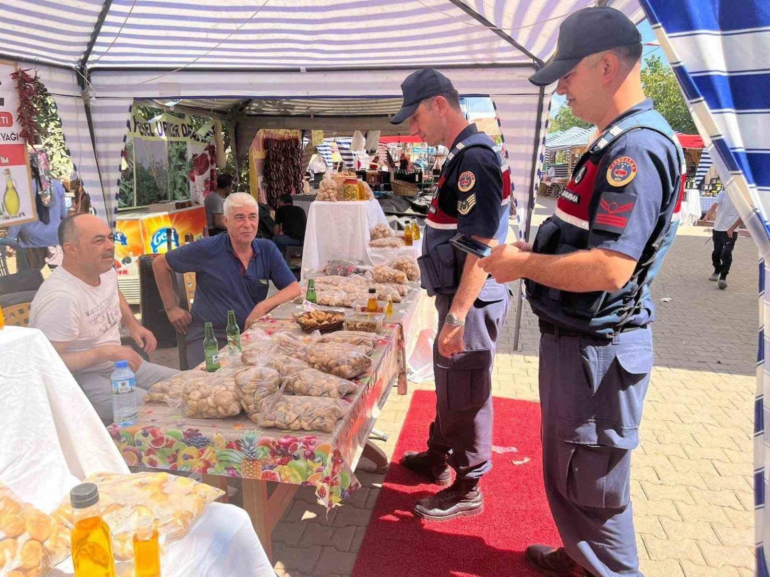 karacasuda-festival-alaninda-esnafa-guvenli-ticaret-uyarisi