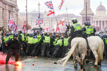 londrada-150-bin-kisilik-gocmenlik-karsiti-kralligi-birlestir-protestolari