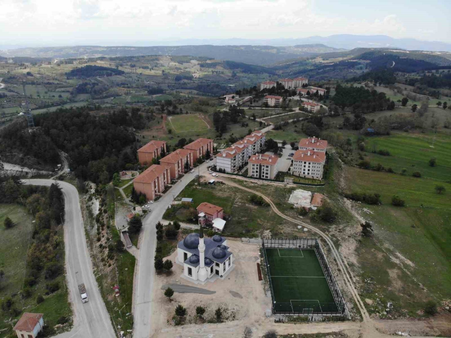 site-sakinlerine-yavru-ayi-uyarisi