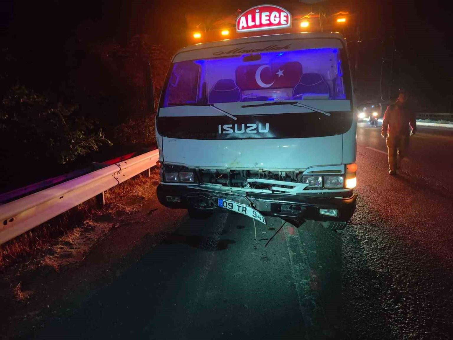 susurlukta-cift-tarafli-trafik-kazasi-2-yarali
