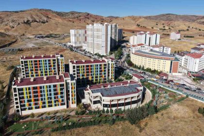universite-ogrencileri-ile-ilce-nufusu-ikiye-katlandi-yurtlarda-doluluk-orani-yuzde-90i-asti