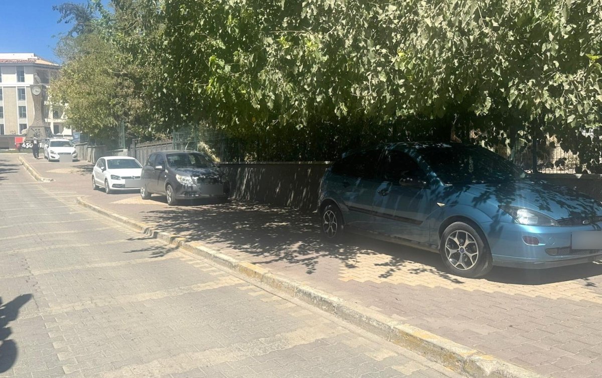 adiyamanda-kaldirimlar-otoparka-dondu