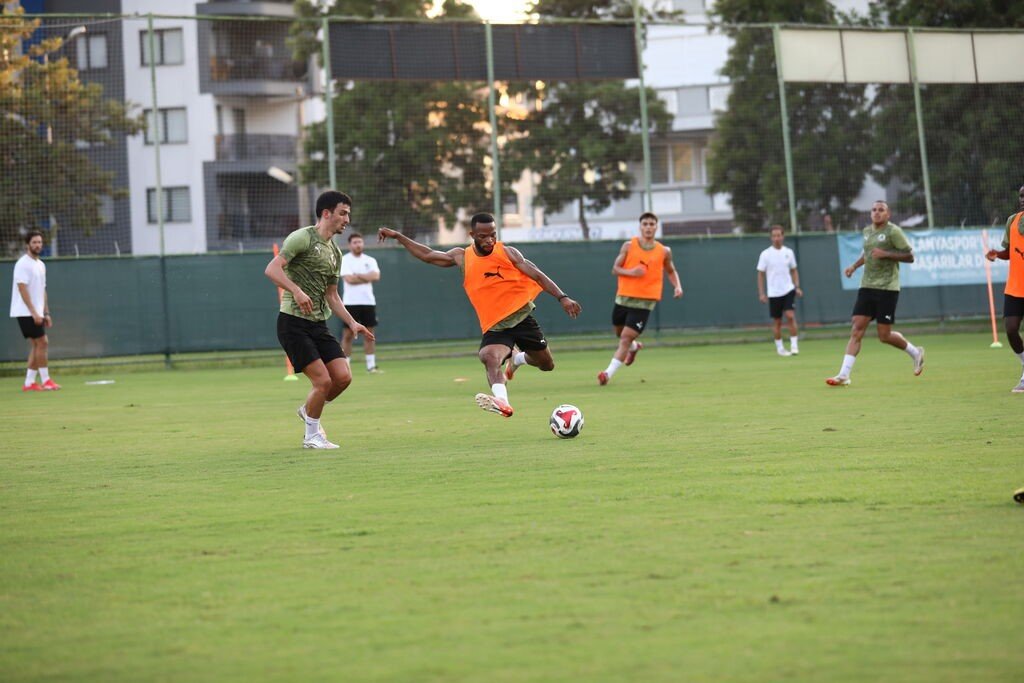 alanyaspor-fenerbahce-maci-hazirliklarina-basladi
