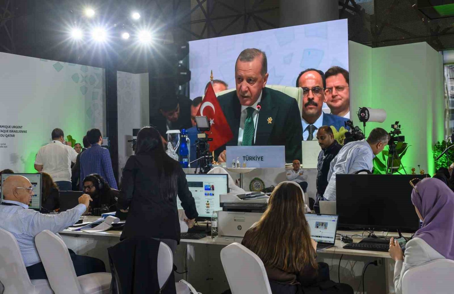 arap-ve-islam-ulkelerinin-liderlerinden-tum-devletlere-israil-ile-iliskileri-gozden-gecirme-cagrisi