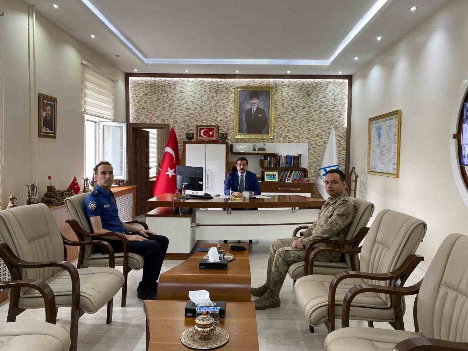 arpacayda-okul-guvenlik-ve-asayis-toplantisi-yapildi