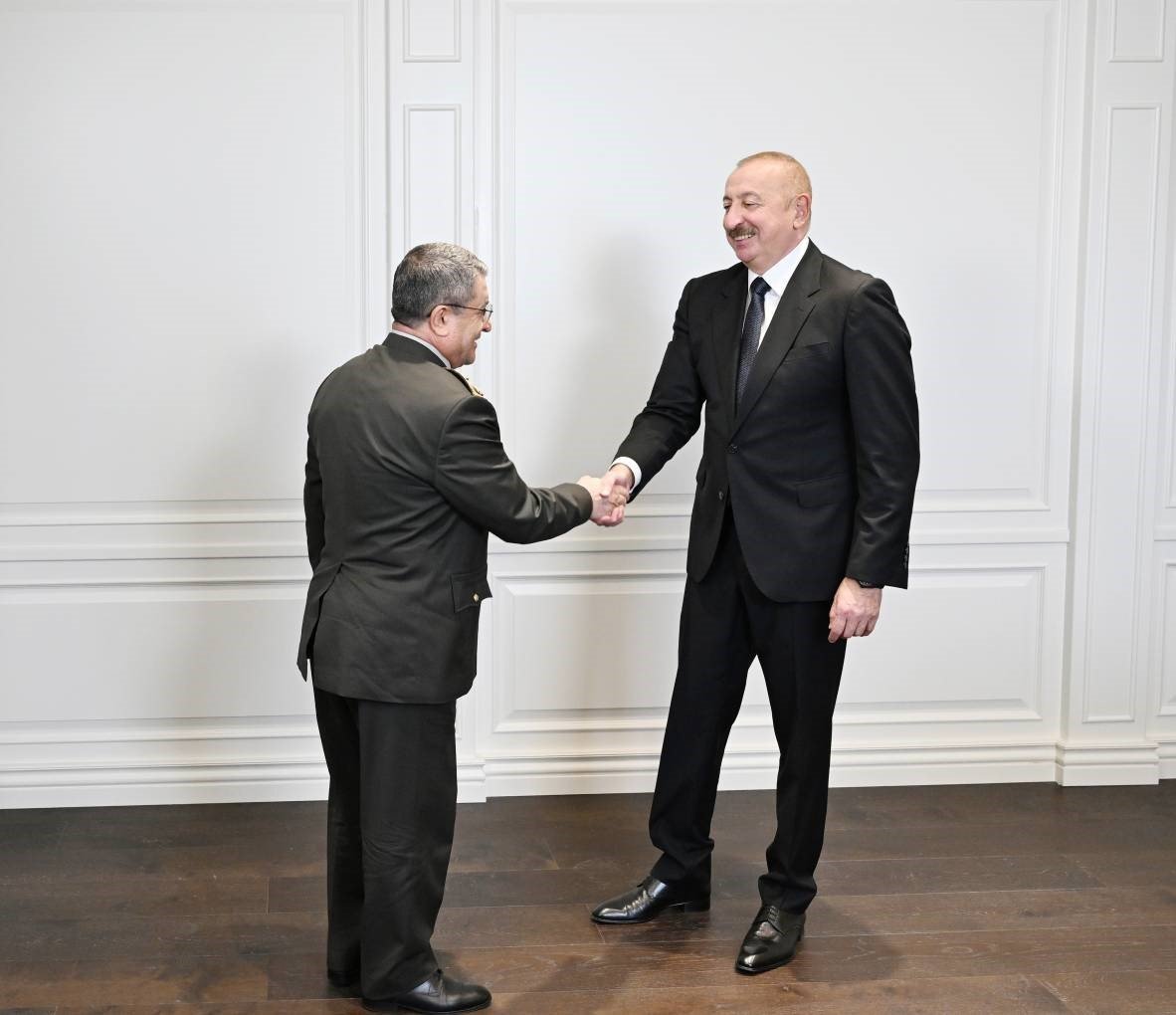 azerbaycan-cumhurbaskani-aliyev-genelkurmay-baskani-bayraktaroglunu-kabul-etti
