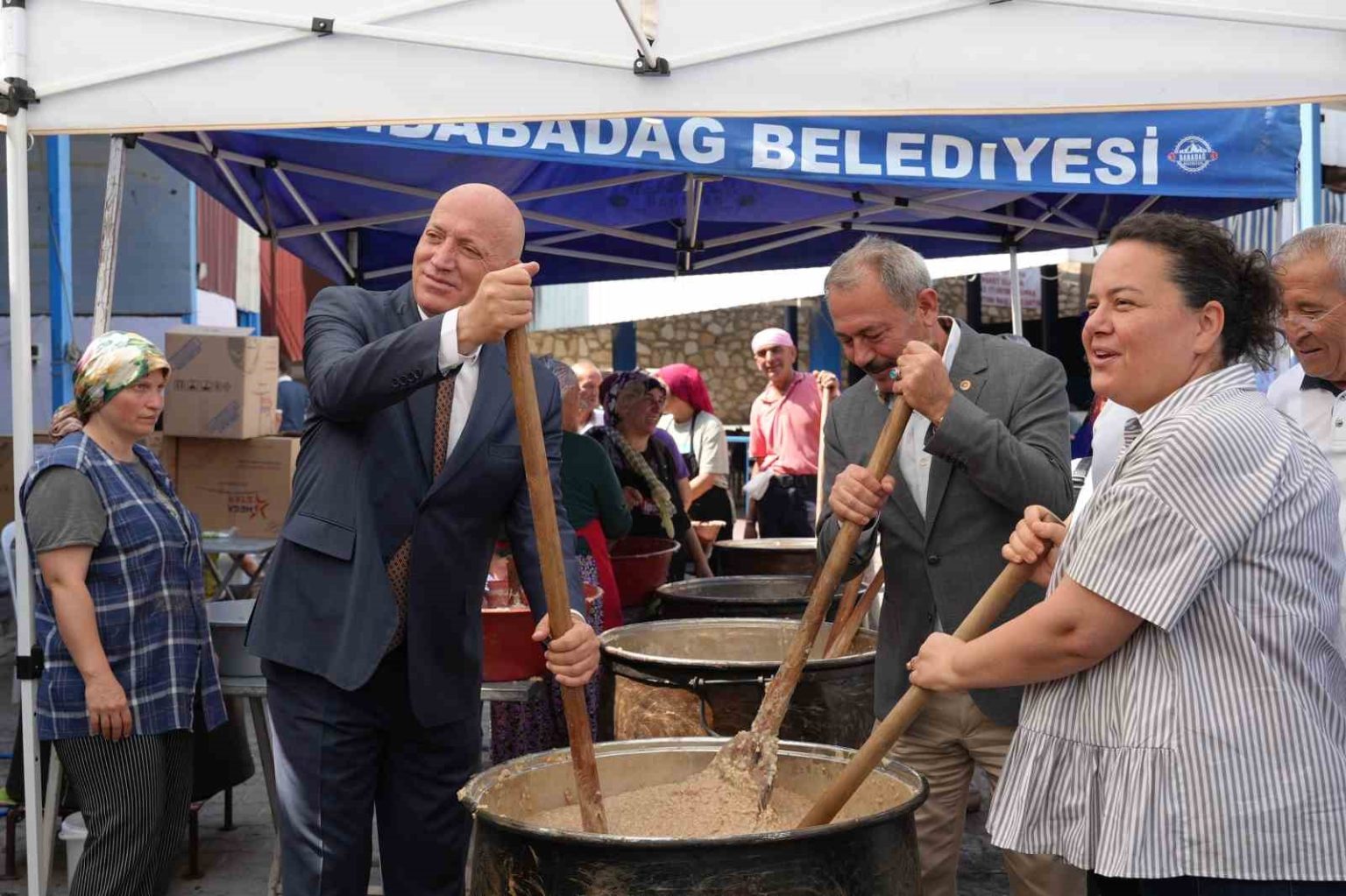 babadagda-26-si-duzenlenen-geleneksel-etkinlikte-10-ton-keskek-ikram-edildi