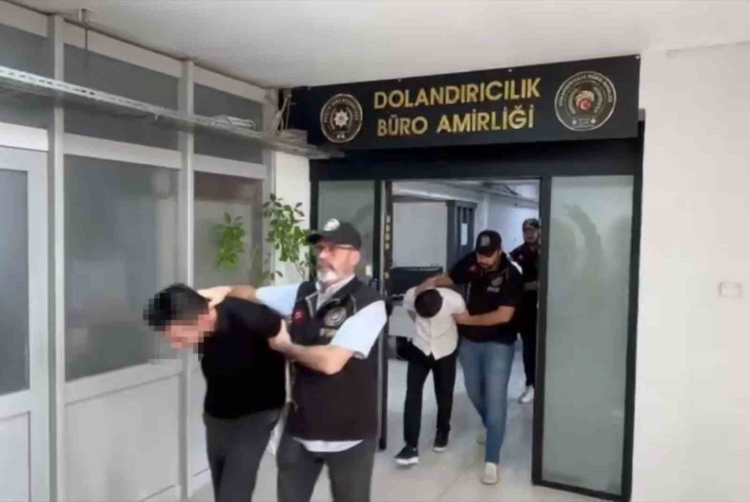 bankaci-kilikli-dolandiricilara-dev-operasyon-53-tutuklama