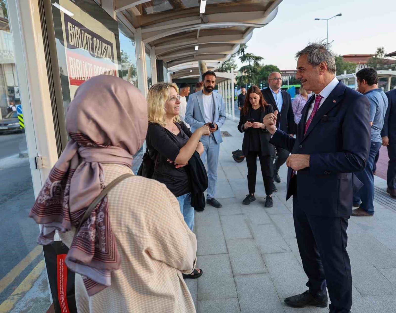 baskan-alemdar-vatandas-ile-birliktet-metrobus-yolculugu-yapti