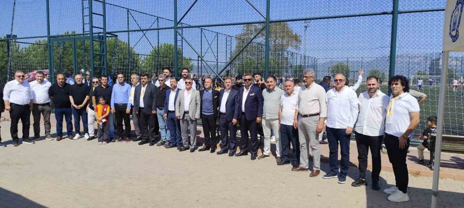 bursada-muslular-futbol-soleninde-bulusuyor
