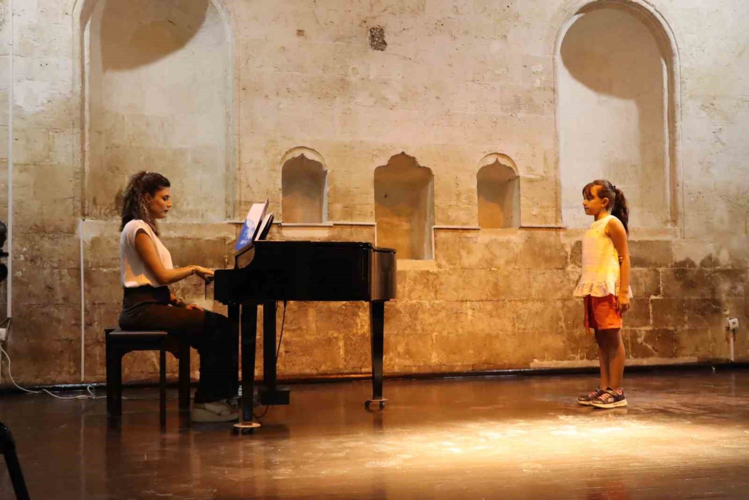 buyuksehir-belediyesi-gelecegin-sanatcilarini-secti