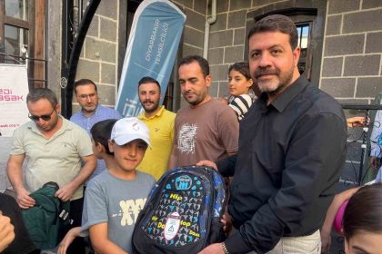 diyarbakirli-duyarli-is-adami-bozkus-ogrencileri-unutmadi