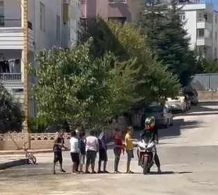 elazigda-motorcuyla-cocuklarin-renkli-anlari