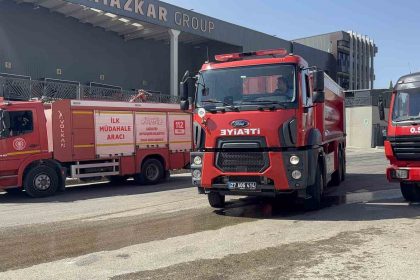 gaziantepte-fabrika-yangininda-2-kisi-dumandan-etkilendi