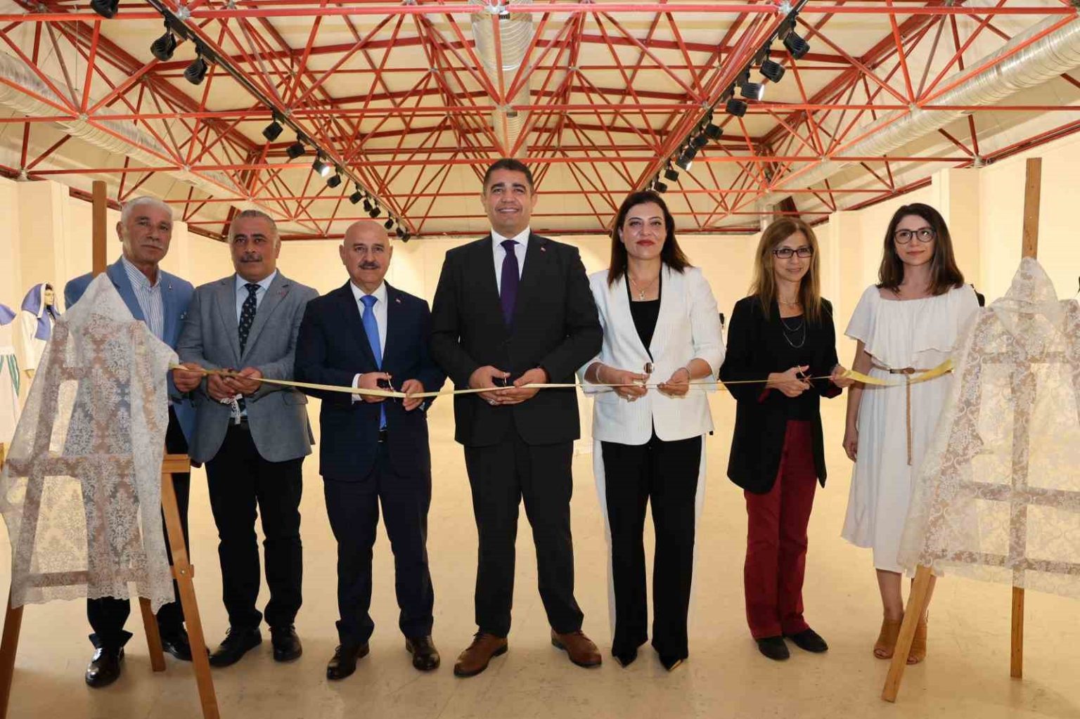 gecmisin-kulturel-mirasini-gunumuz-modasiyla-bulusturdu