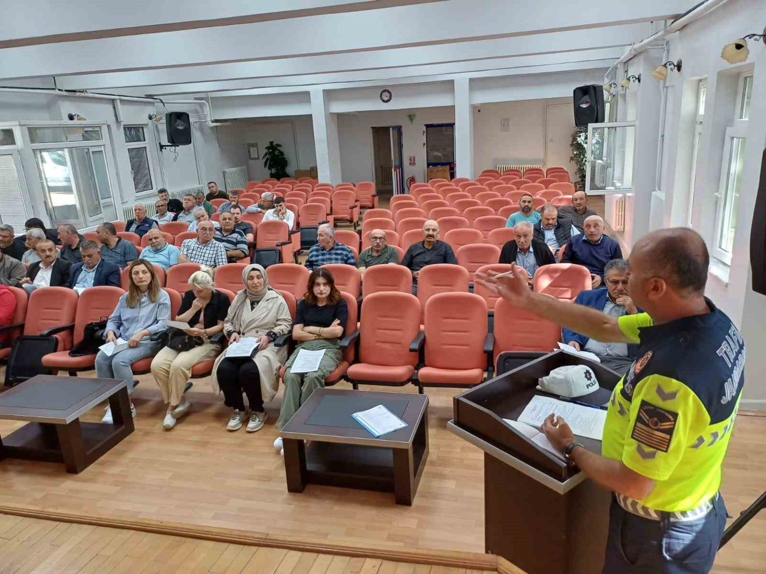 havzada-okul-servis-suruculerine-ve-rehber-personele-trafik-egitimi