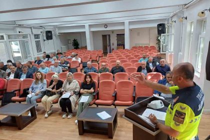 havzada-okul-servis-suruculerine-ve-rehber-personele-trafik-egitimi