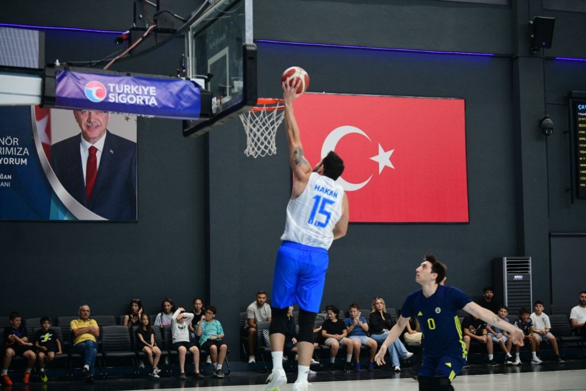 ilkan-karaman-turnuvasinin-kazanani-cayirova-belediyesi