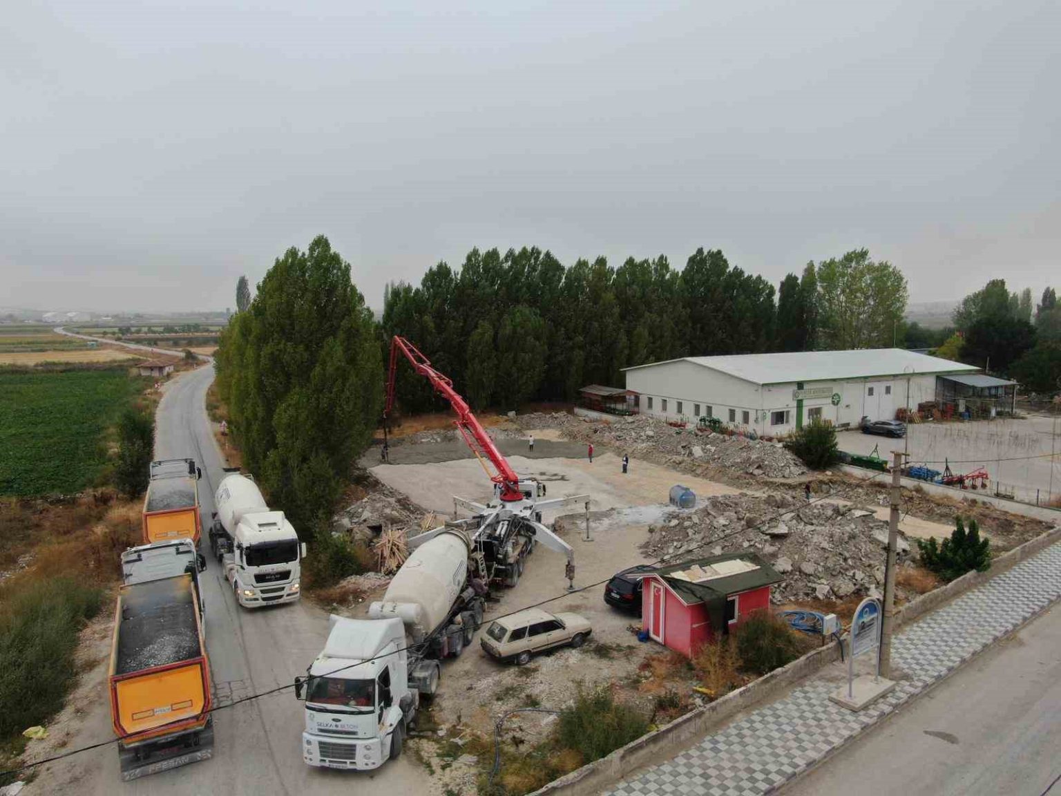 inonude-dugun-salonu-icin-ilk-beton-atildi
