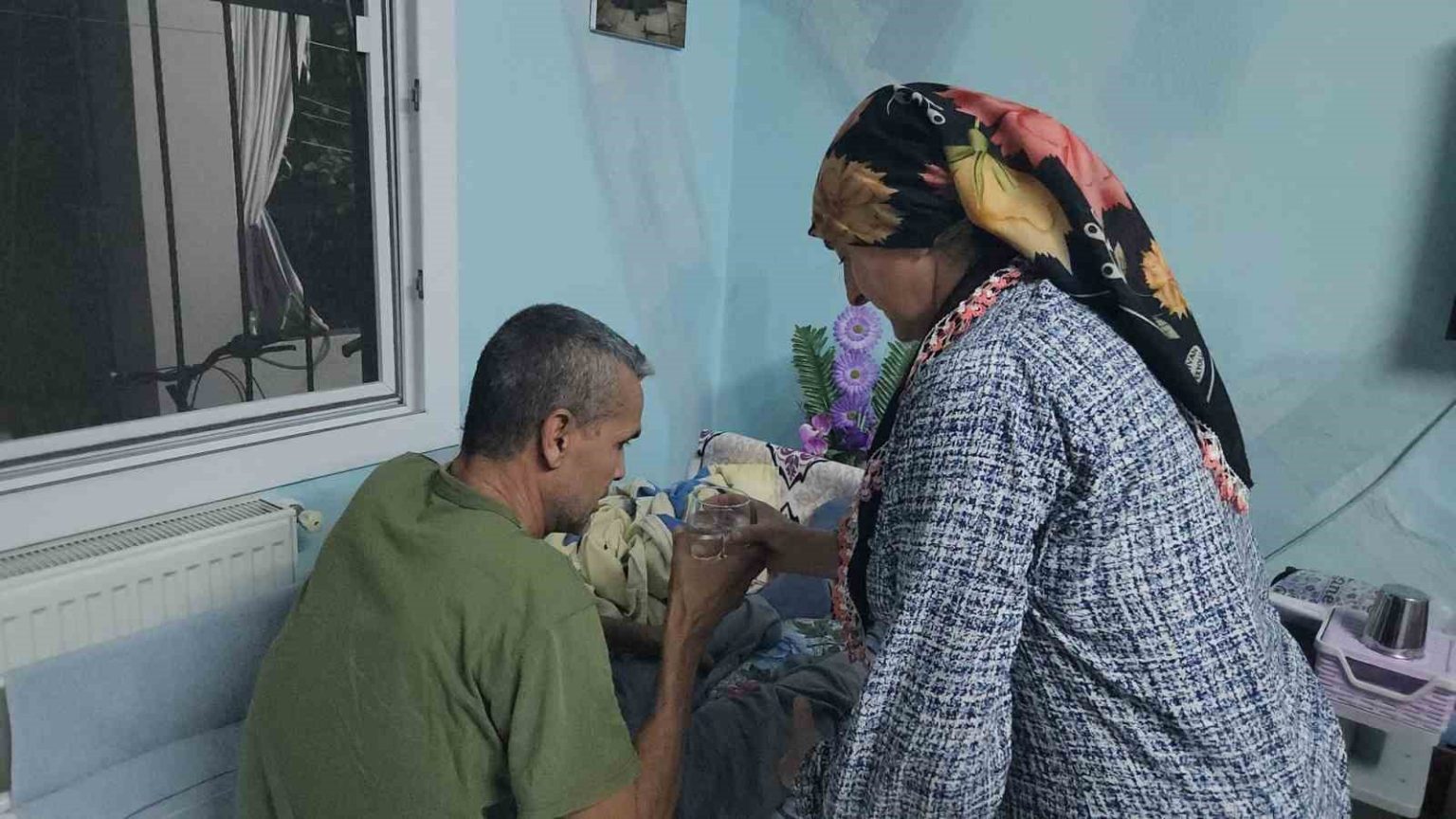 kaldirimda-yururken-otomobil-carpti-8-yildir-yataga-mahkum