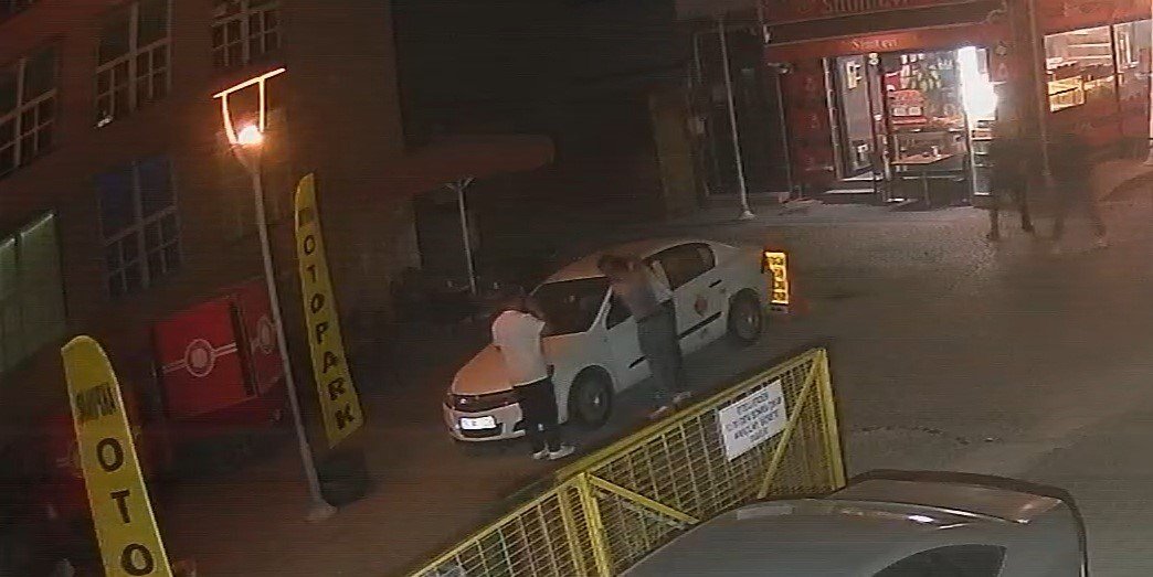 kavgada-boynu-kesilen-kisi-10-dakikada-hastaneye-yetistirildi-operasyon-sonrasi-hayata-tutundu