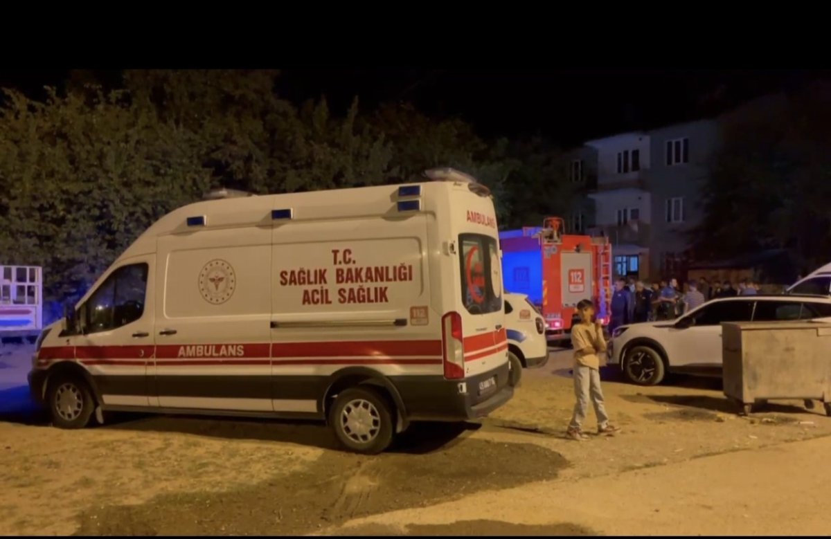 musta-cikan-yangin-yasli-adamin-canina-mal-oldu