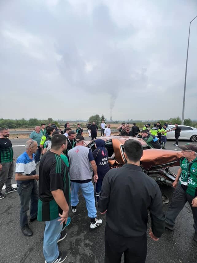 otoyolda-aracin-hurdaya-dondugu-kazada-aci-haber-kari-koca-hastanede-vefat-etti