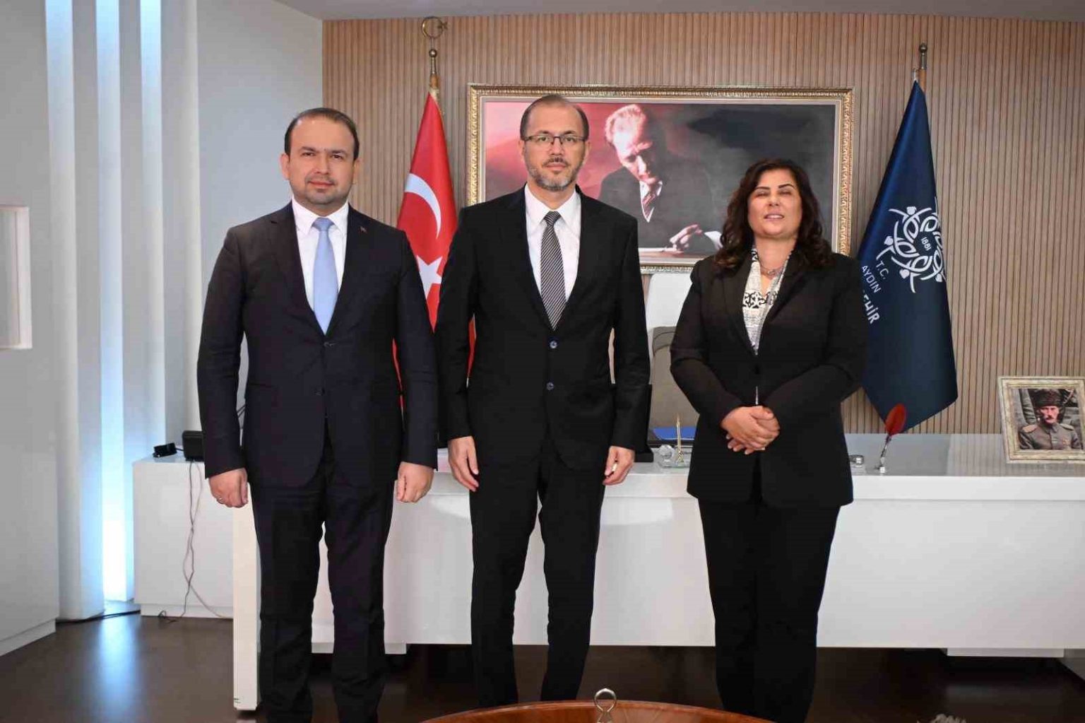 saglik-bakani-yardimcisi-okumus-baskan-cercioglu-ile-bir-araya-geldi