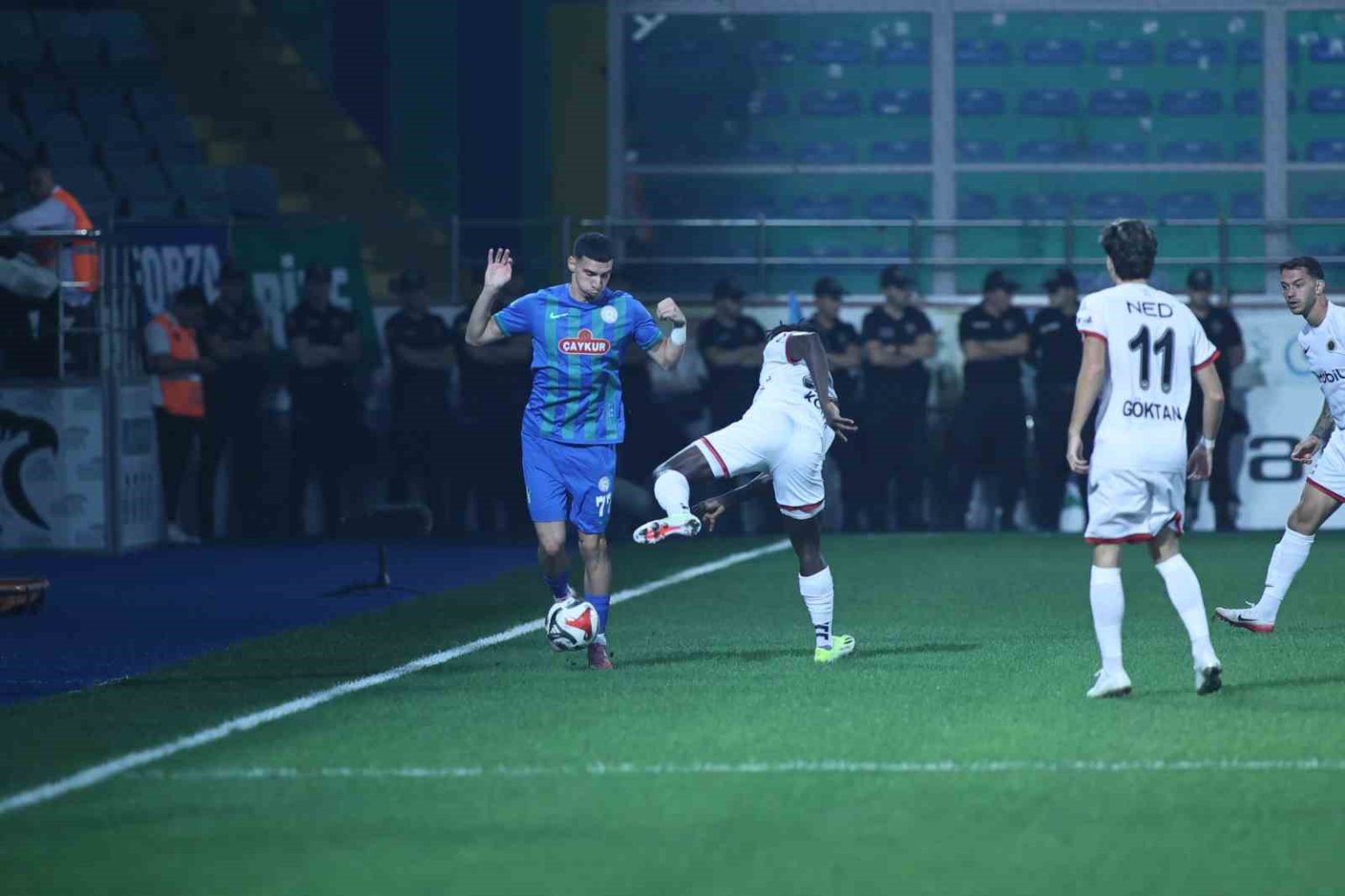 trendyol-super-lig-caykur-rizespor-0-genclerbirligi-0-ilk-yari