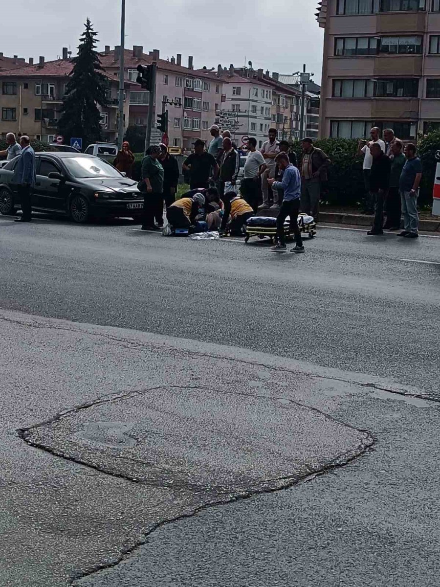 yolun-karsisina-gecmek-isteyen-yayaya-carpti
