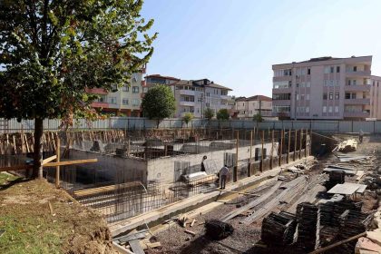 yuzme-havuzu-ve-genclik-merkezi-projesi-yukseliyor