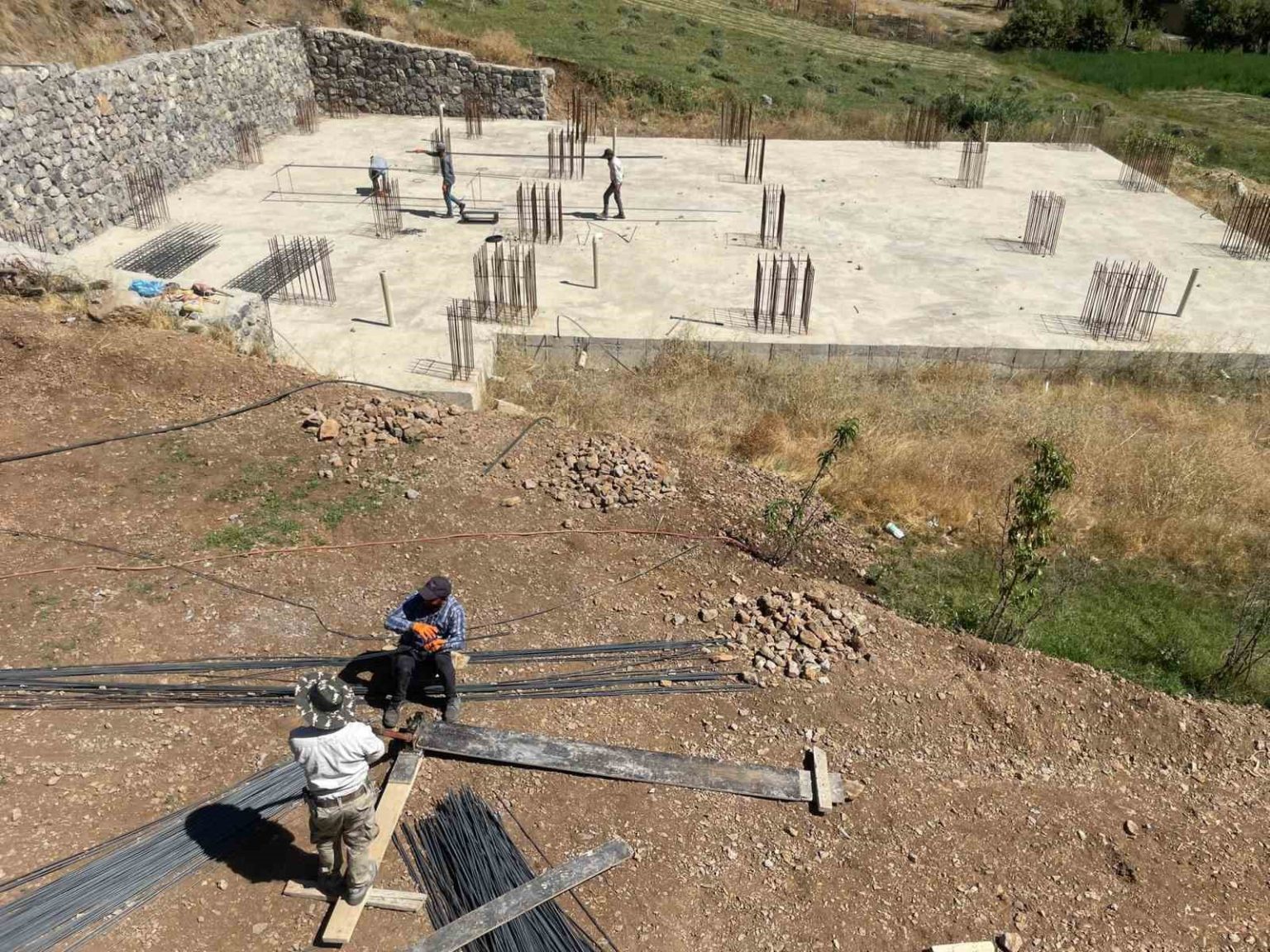 3-yil-once-temeli-atilan-cami-tamamlanamadi-koyluler-yardim-cagrisinda-bulundu