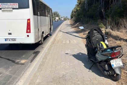 alanyada-midibusle-carpisan-motosikletli-yaralandi