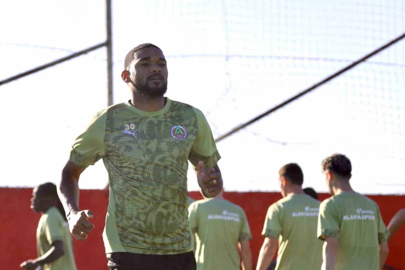 alanyaspor-fenerbahce-maci-hazirliklarini-tamamladi