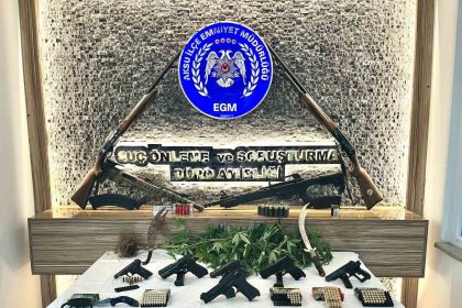antalyada-cok-sayida-ruhsatsiz-silah-ele-gecti-9-gozalti