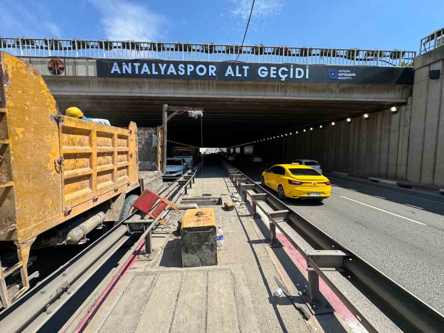 asattan-yagmur-sezonu-oncesi-hat-temizligi-calismasi