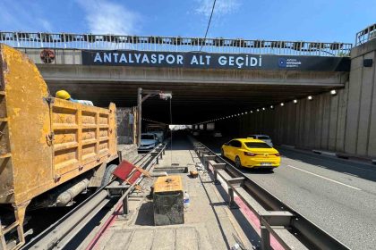 asattan-yagmur-sezonu-oncesi-hat-temizligi-calismasi