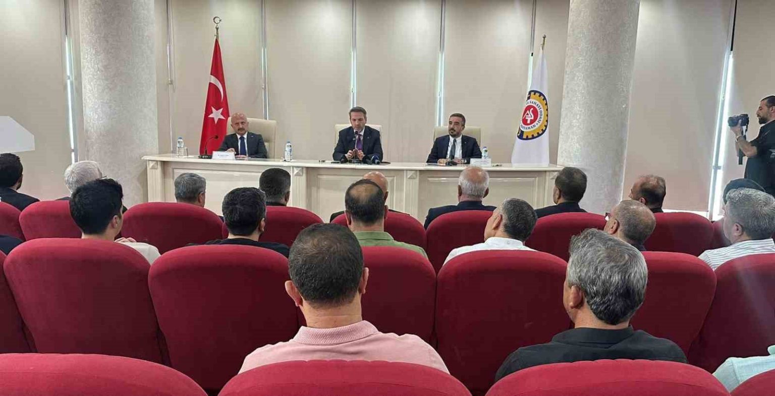 bakan-bayraktar-adiyaman-uretim-enerji-ve-tarimda-oncu-sehir-olacak