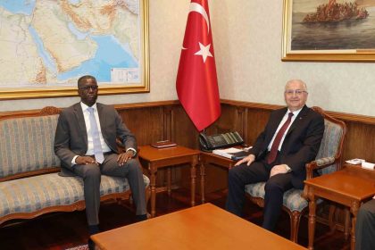 bakan-guler-nijer-savunma-bakani-orgeneral-salifou-mody-ile-bir-araya-geldi